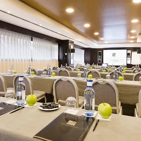 センター ホテル 4*