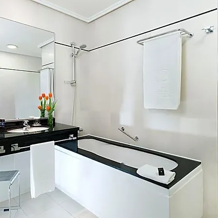 Otel Center 4*