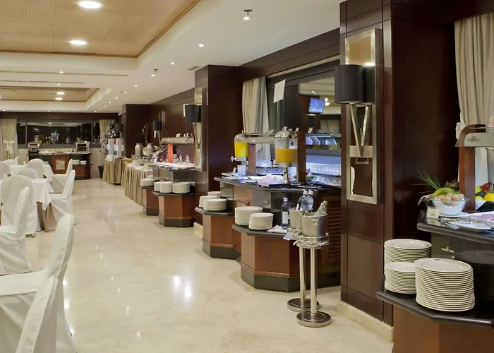 Ξενοδοχείο Center 4*