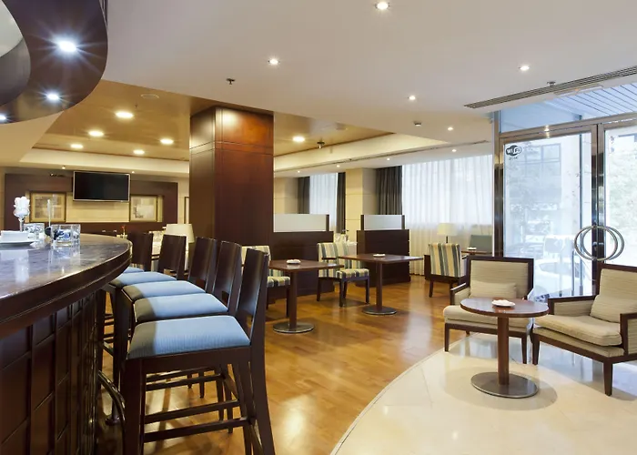 Ξενοδοχείο Center 4*