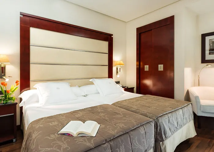 Ξενοδοχείο Center 4*