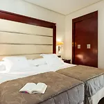 Hotell Center 4*